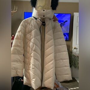 Lane Bryant Women's Cream Quilted Jacket with fur hood 22-24